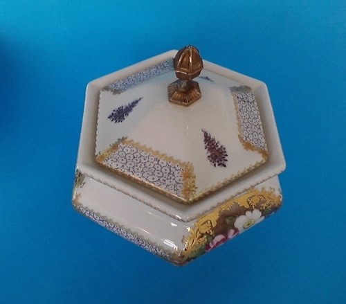 Albisola ceramics by Francesco Guarino - Restorations - Box of porcelain